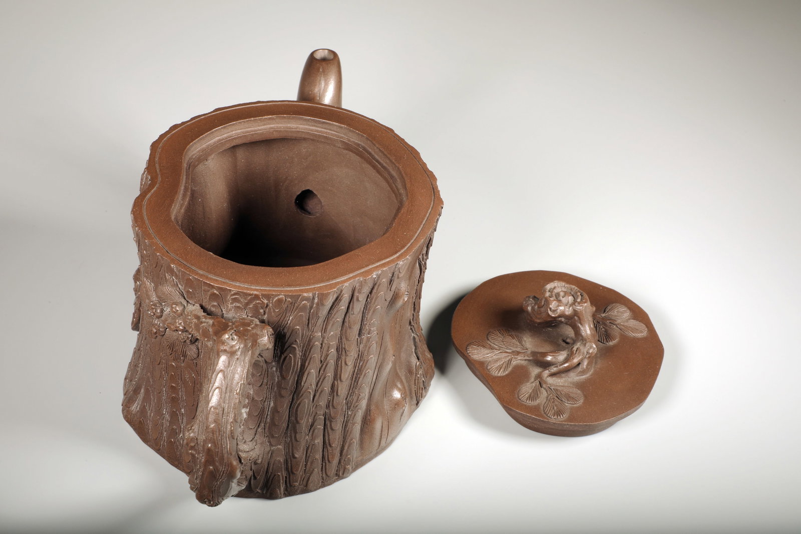 A YIXING CLAY KNOTTED TREE-TRUNK TEAPOT - 5