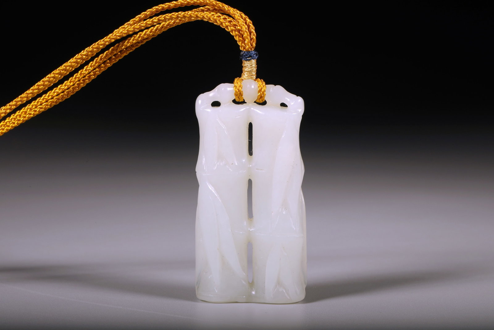 A WHITE JADE 'BAMBOO' BOULDER - 2