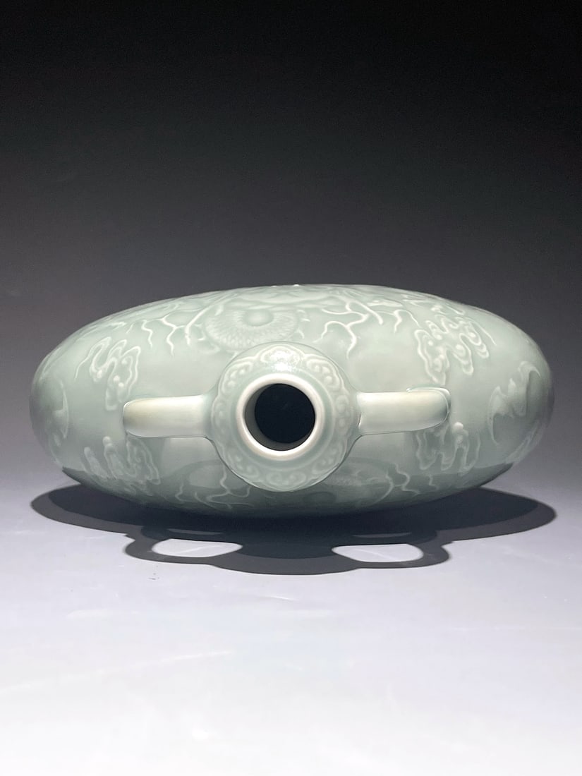 A CELADON-GLAZED 'DRAGON AND CLOUDS' MOONFLASK WITH LOOP HANDLES - 6