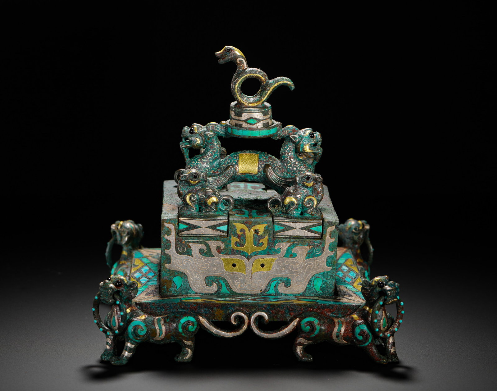 BRONZE SEAL INLAID WITH GOLD AND SILVER AND TURQUOISE: BRONZE SEAL INLAID WITH GOLD AND SILVER AND TURQUOISE (17 x 17cm,Weight:3940g)