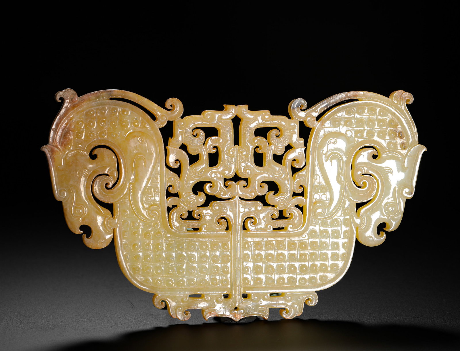 HOLLOWED-OUT HETIAN JADE PENDANT WITH DOUBLE DRAGON HEADS: HOLLOWED-OUT HETIAN JADE PENDANT WITH DOUBLE DRAGON HEADS (9 x 15cm,Weight:140g)