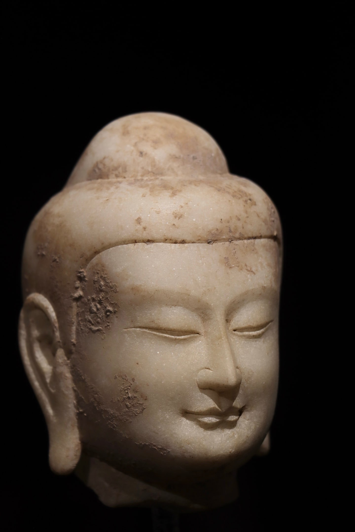 WHITE MARBLE BUDDHA HEADS - 3