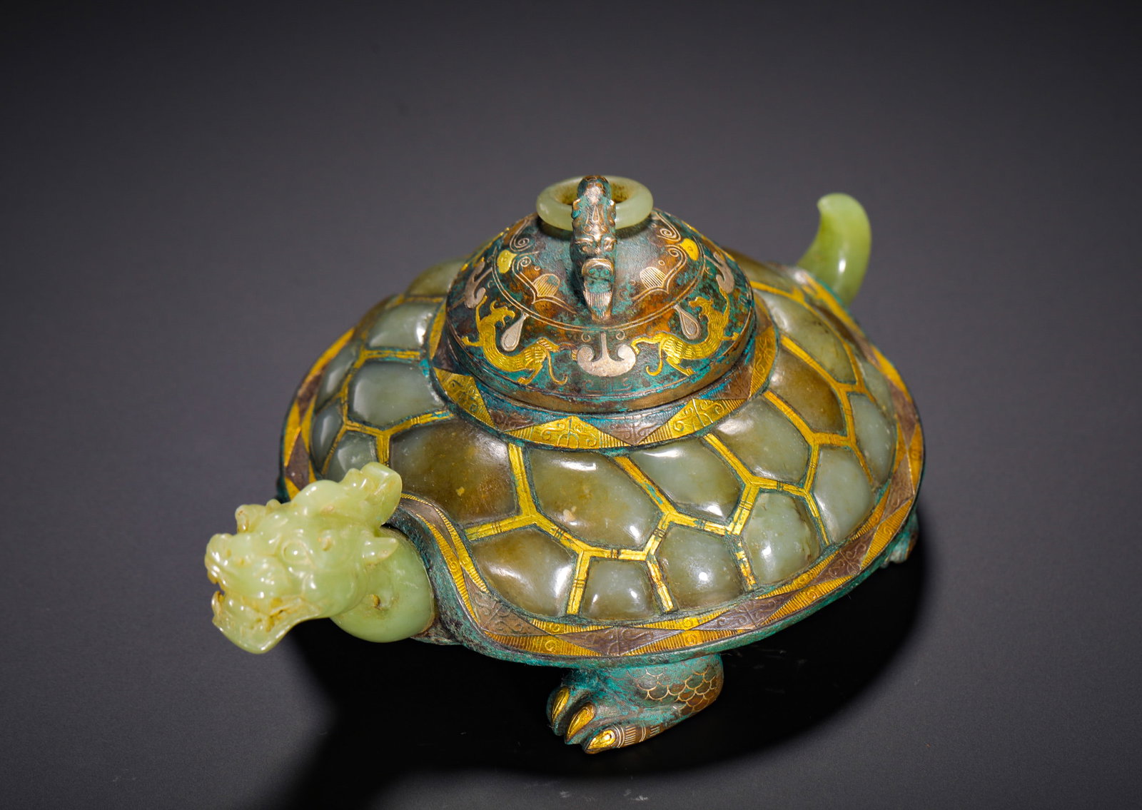 COPPER INLAID WITH GOLD AND SET WITH HETIAN JADE BLACK TORTOISE INCENSE BURNER: COPPER INLAID WITH GOLD AND SET WITH HETIAN JADE BLACK TORTOISE INCENSE BURNER (7 x 16.5cm,Weight:550g)