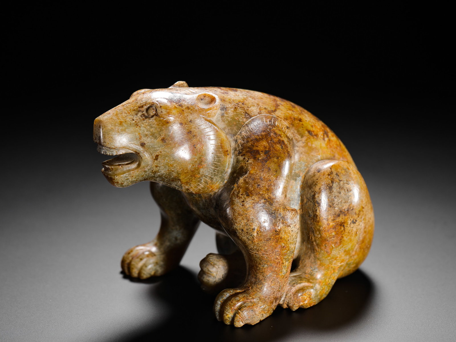 HETIAN JADE BEAR: HETIAN JADE BEAR (7 x 11cm,Weight:580g)