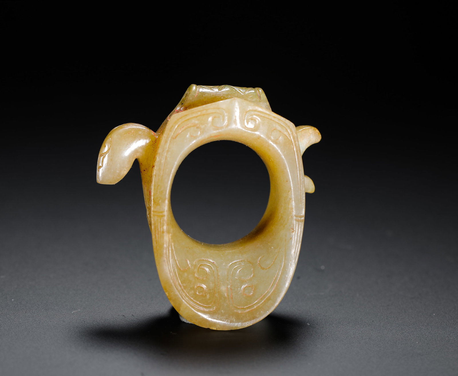 JADE OF THE WARRING STATES PERIOD: JADE OF THE WARRING STATES PERIOD (5 x 4.5cm,Weight:30g)
