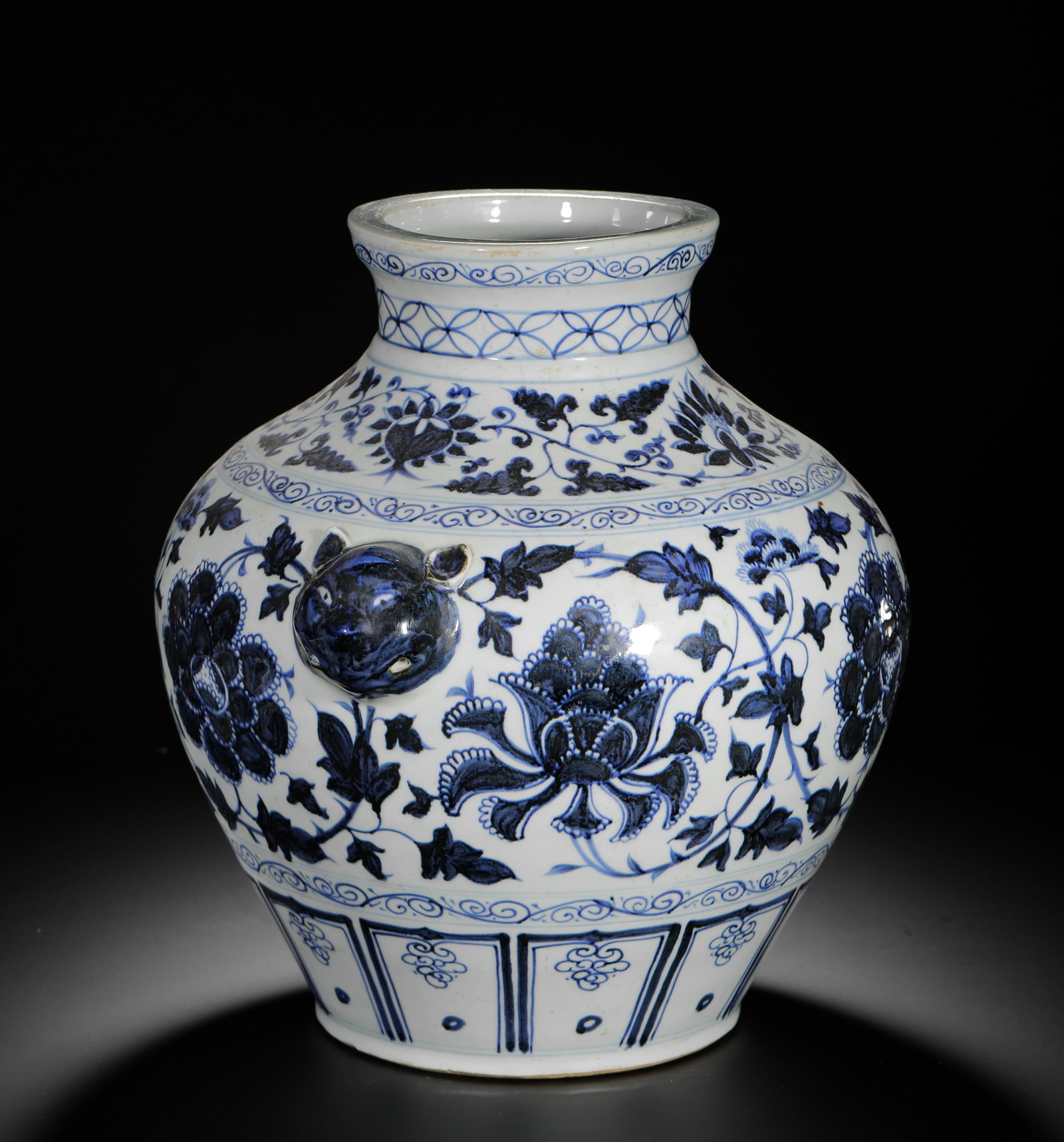 BLUE AND WHITE PEONY PATTERN BEAST-EAR JAR: BLUE AND WHITE PEONY PATTERN BEAST-EAR JAR (35 x 37cm,Weight:6910g)