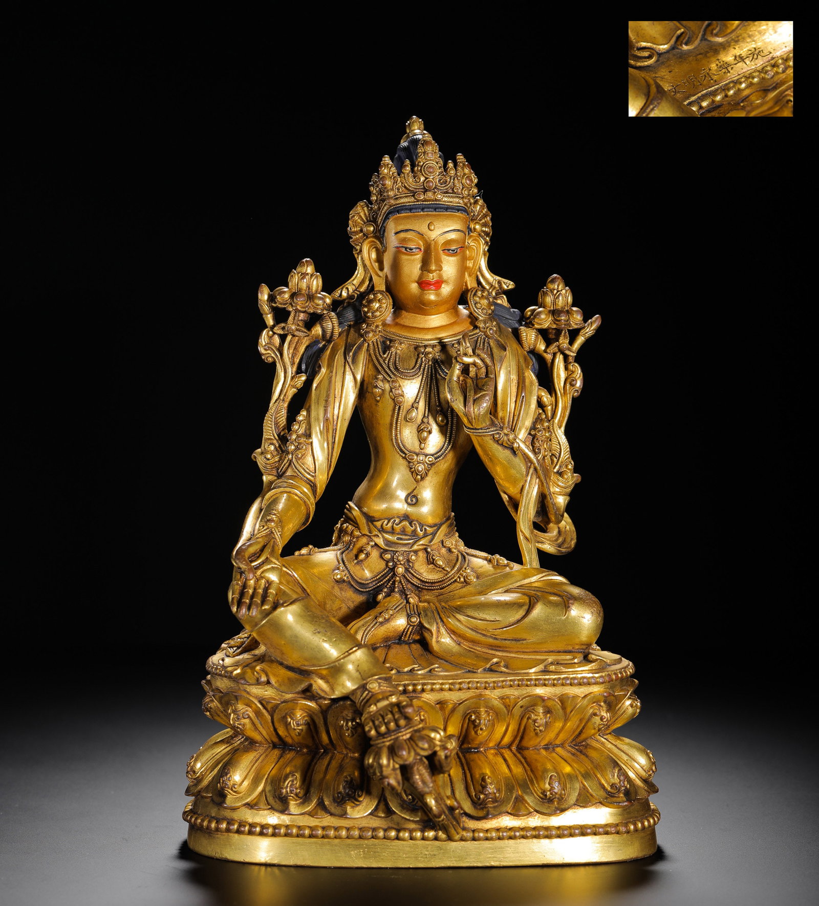 A GILDED BRONZE STATUE OF THE GREEN TARA OF EMPEROR QIANLONG: A GILDED BRONZE STATUE OF THE GREEN TARA OF EMPEROR QIANLONG (27 x 18cm,Weight:3380g)