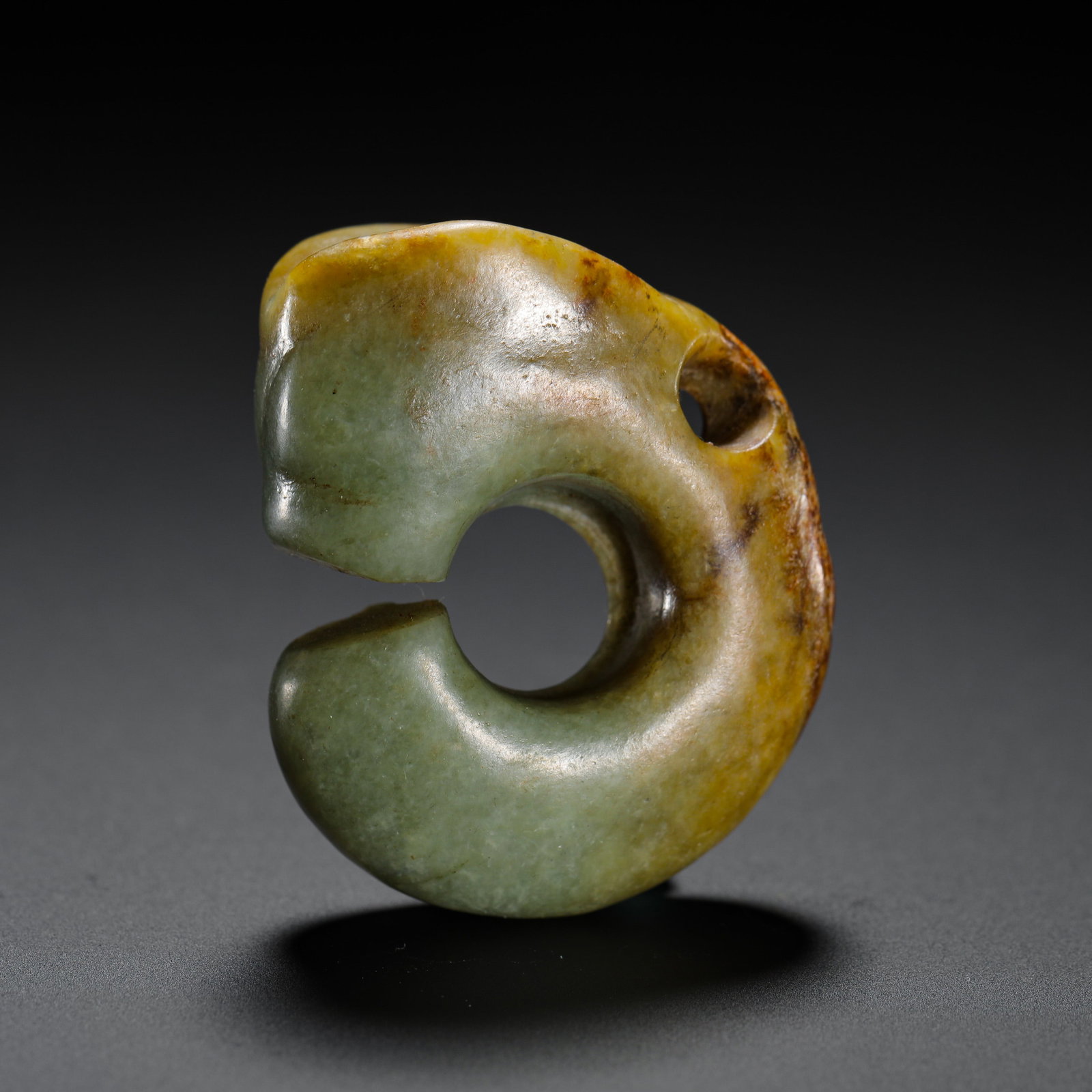 JADE PIG DRAGON: JADE PIG DRAGON (4.2 x 3.5cm,Weight:30g)