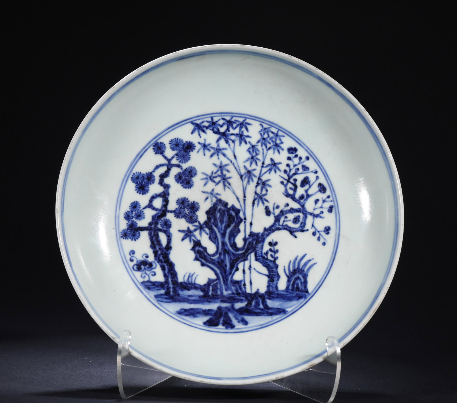 BLUE AND WHITE PLATE: BLUE AND WHITE PLATE (22cm)