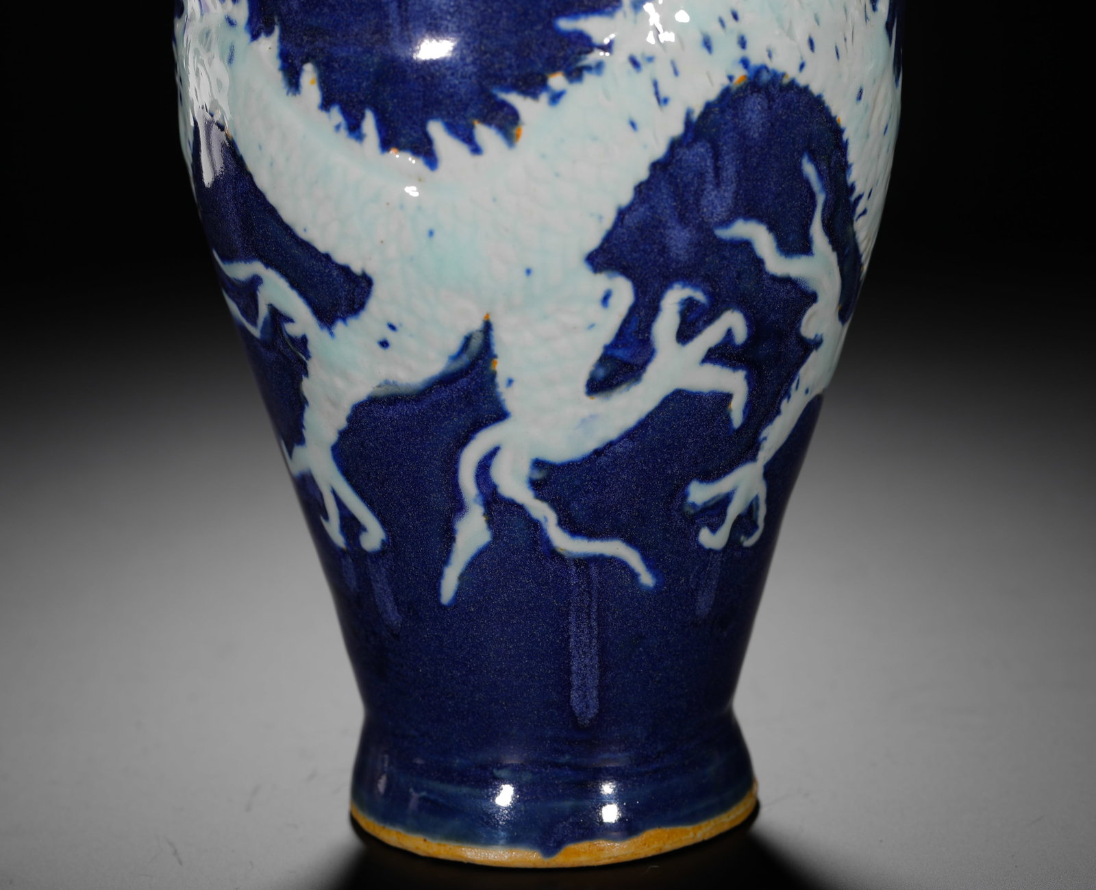 JI BLUE GLAZED WHITE DRAGON-PATTERNED PLUM VASE - 7