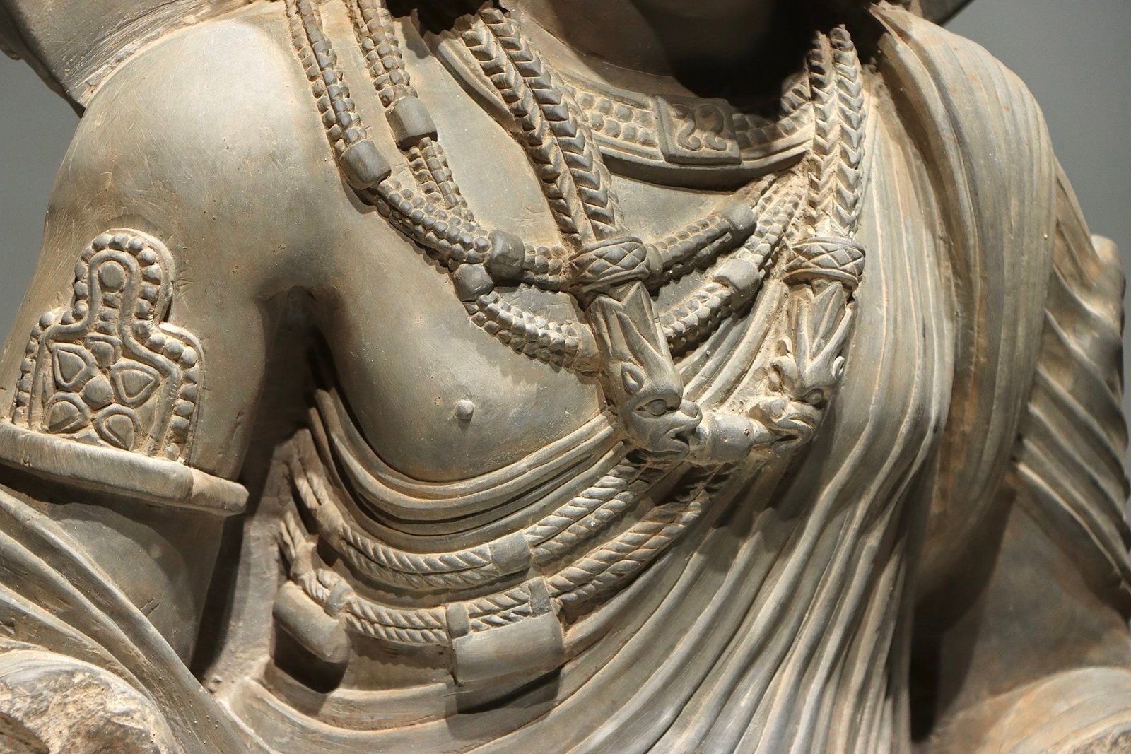 3RD CENTURY GANDHARA STATUES - 4