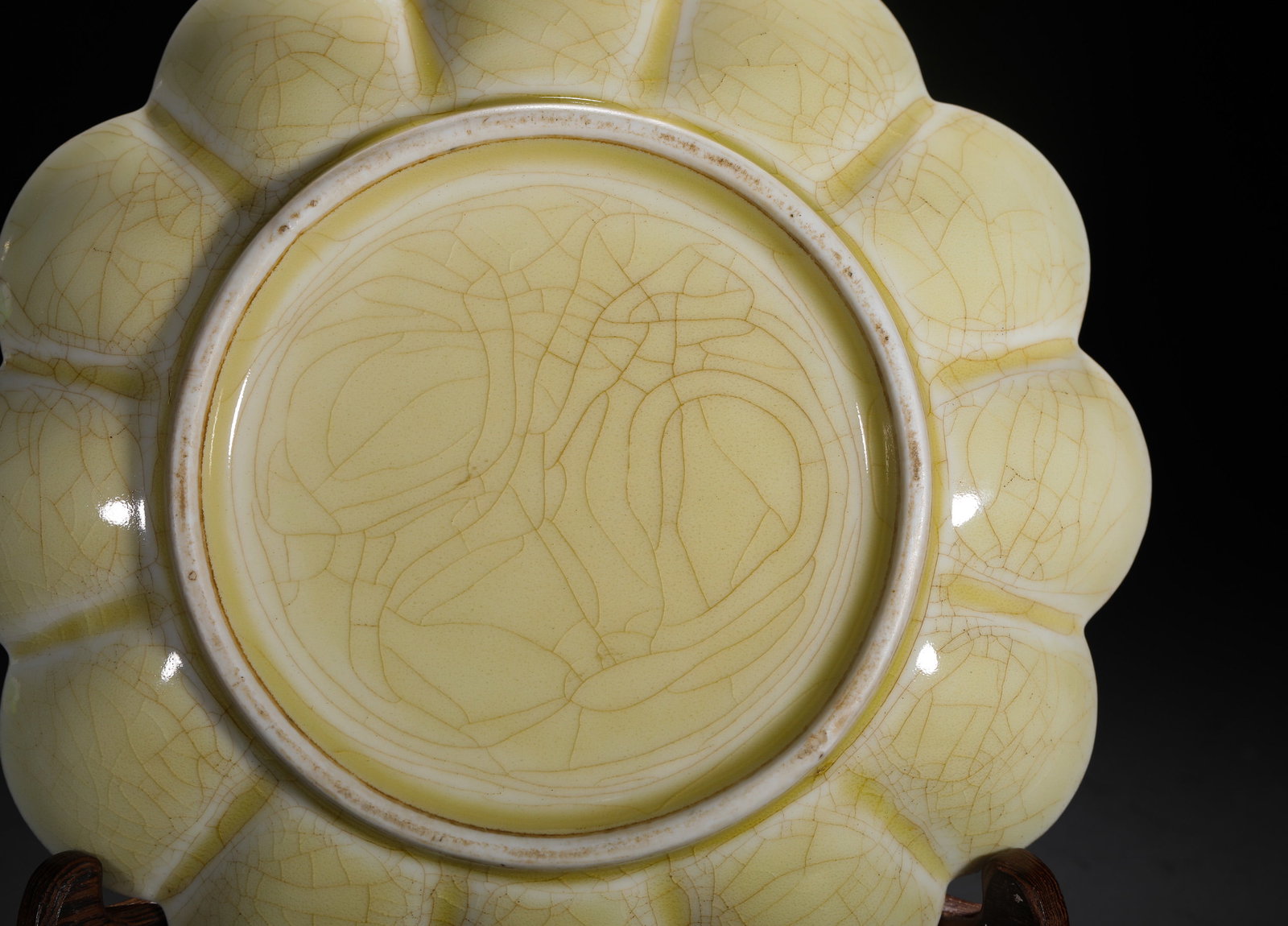 YELLOW GLAZE SPLIT GOLDEN TOAD PATTERN LOTUS PEN LICK - 12
