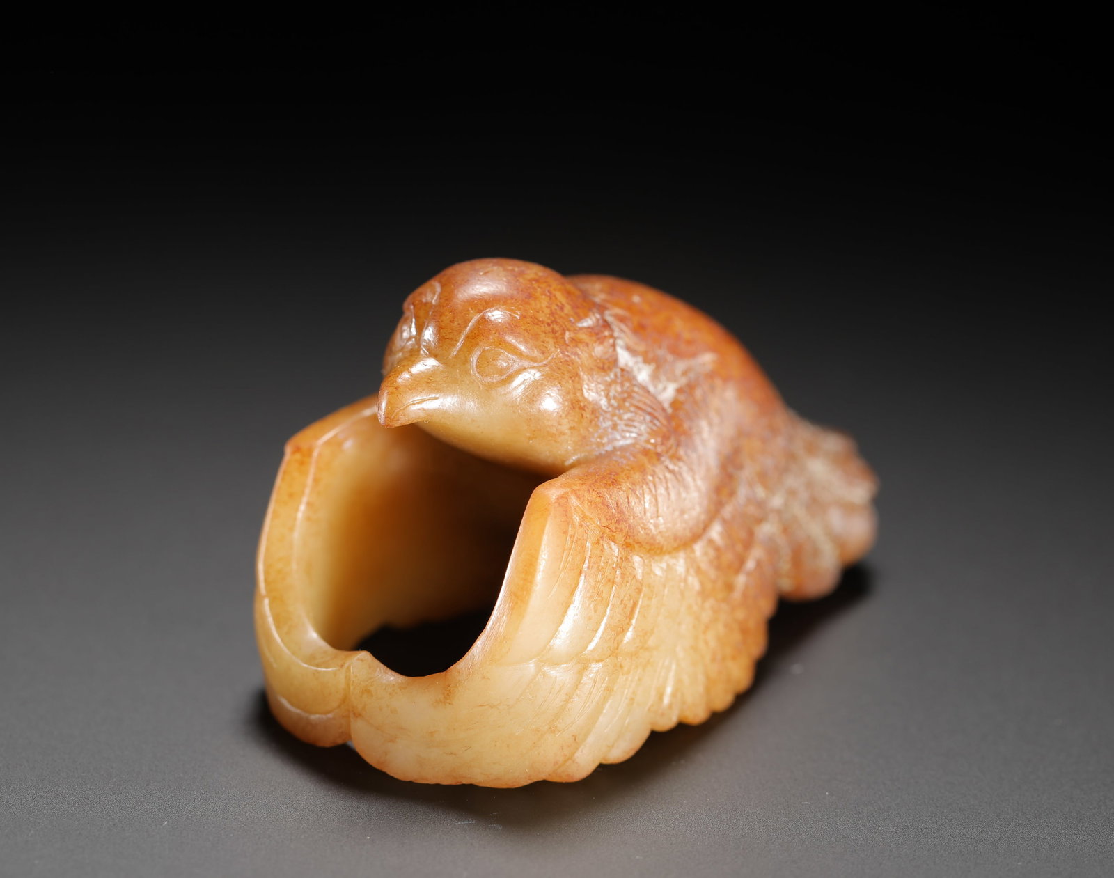 HETIAN JADE YELLOW JADE BIRD: HETIAN JADE YELLOW JADE BIRD (4.2 x 7cm,Weight:80g)