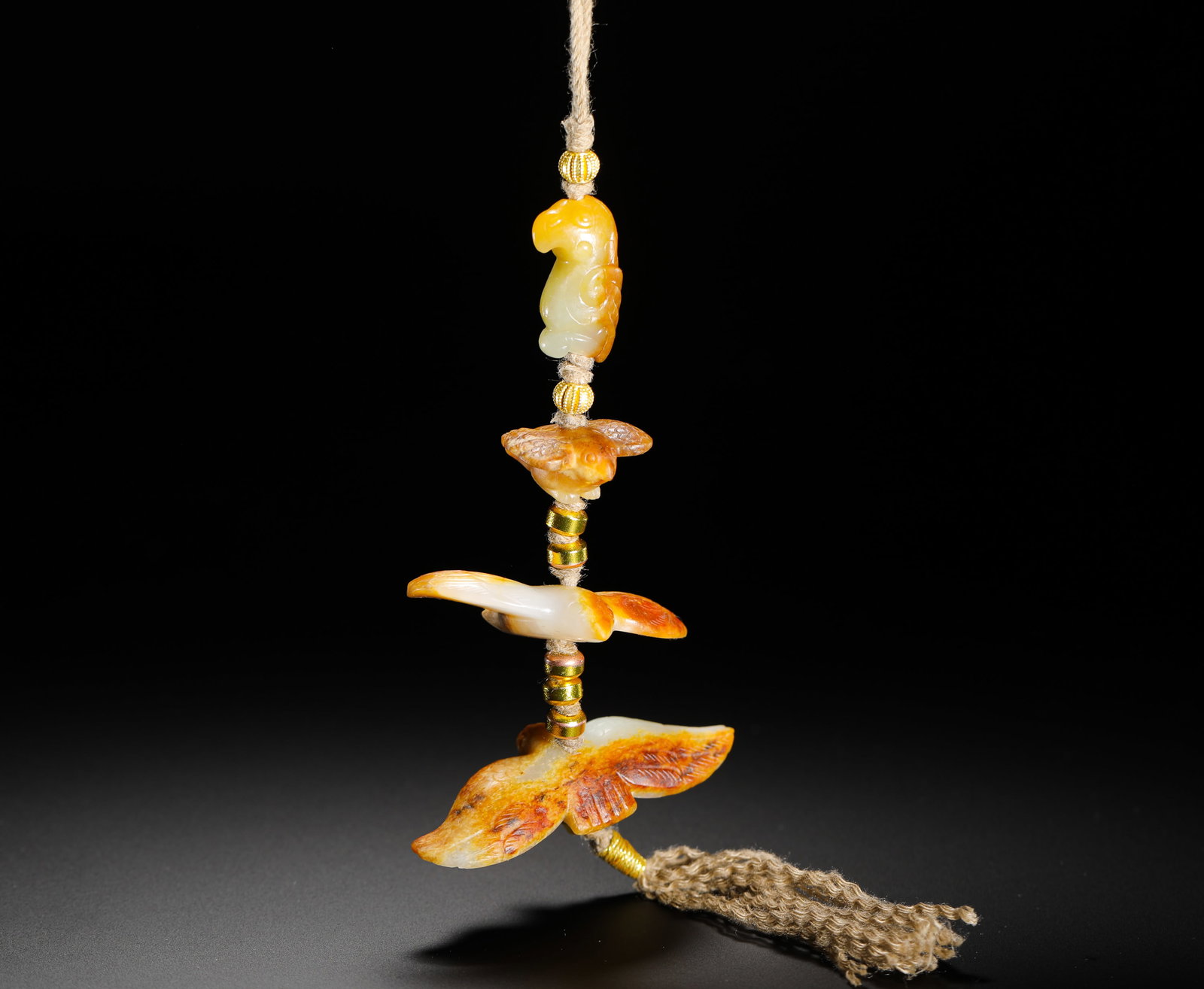 JADE BIRD-PATTERNED PENDANTS: JADE BIRD-PATTERNED PENDANTS (5.5cm,Weight:40g)