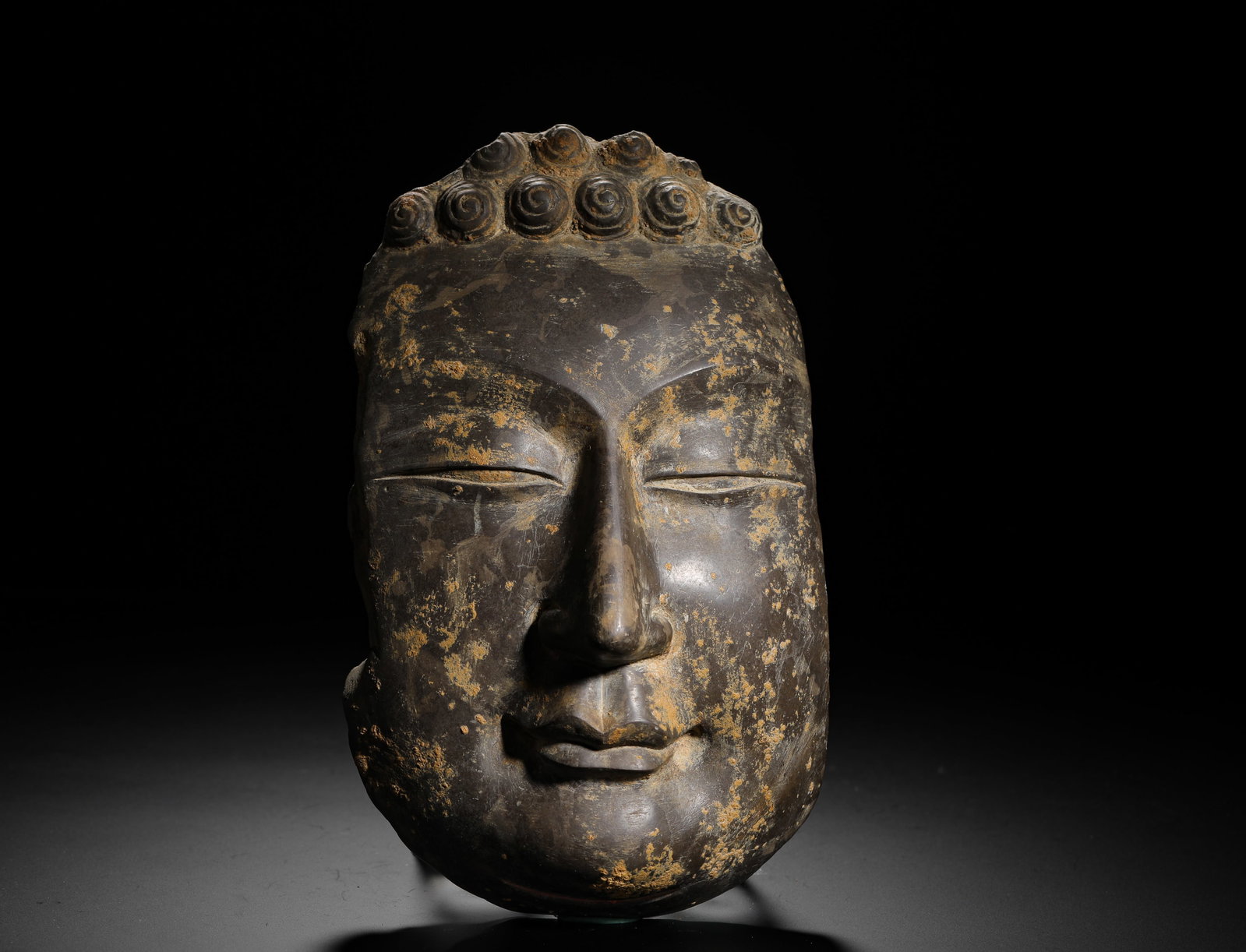 STONE-CARVED BUDDHA HEADS: STONE-CARVED BUDDHA HEADS (23.8 x 15cm,Weight:2370g)