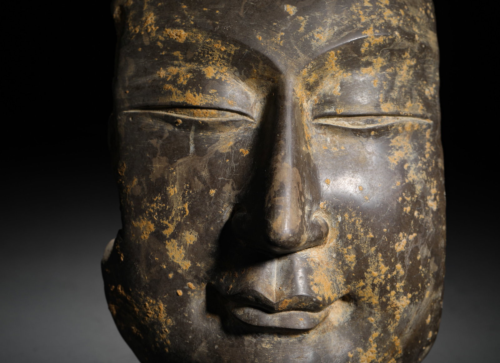 STONE-CARVED BUDDHA HEADS - 3