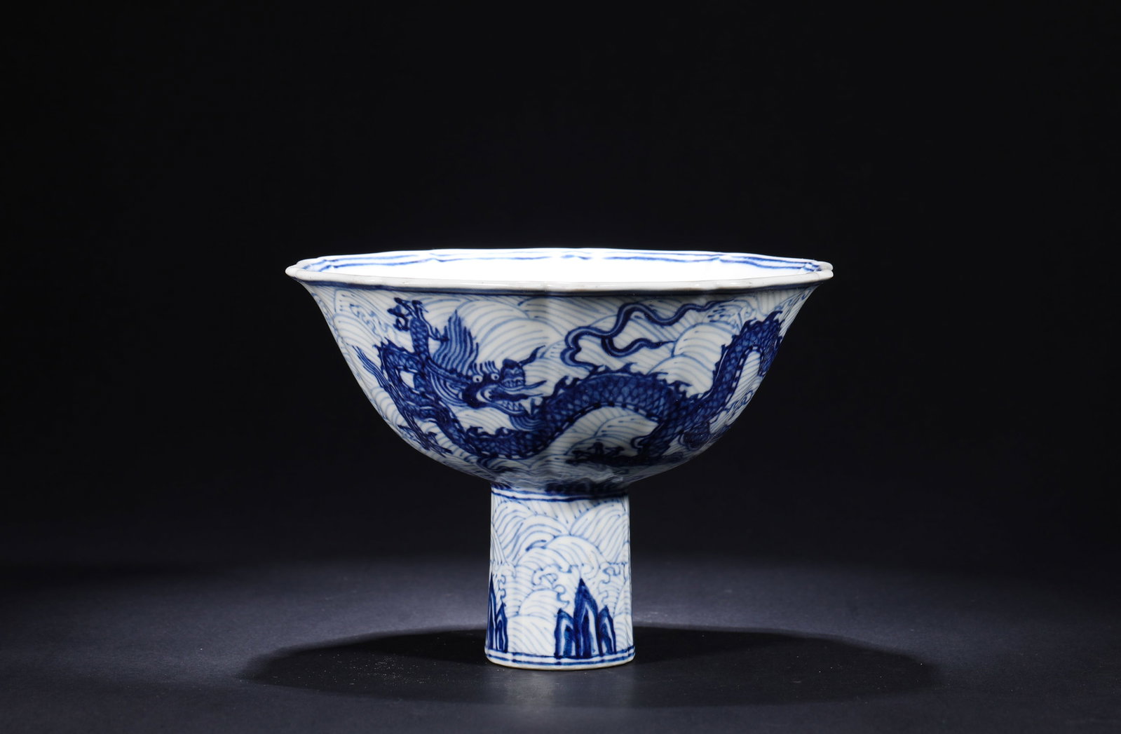 BLUE AND WHITE DRAGON PATTERNED HIGH-FOOTED BOWL (1 of 8)