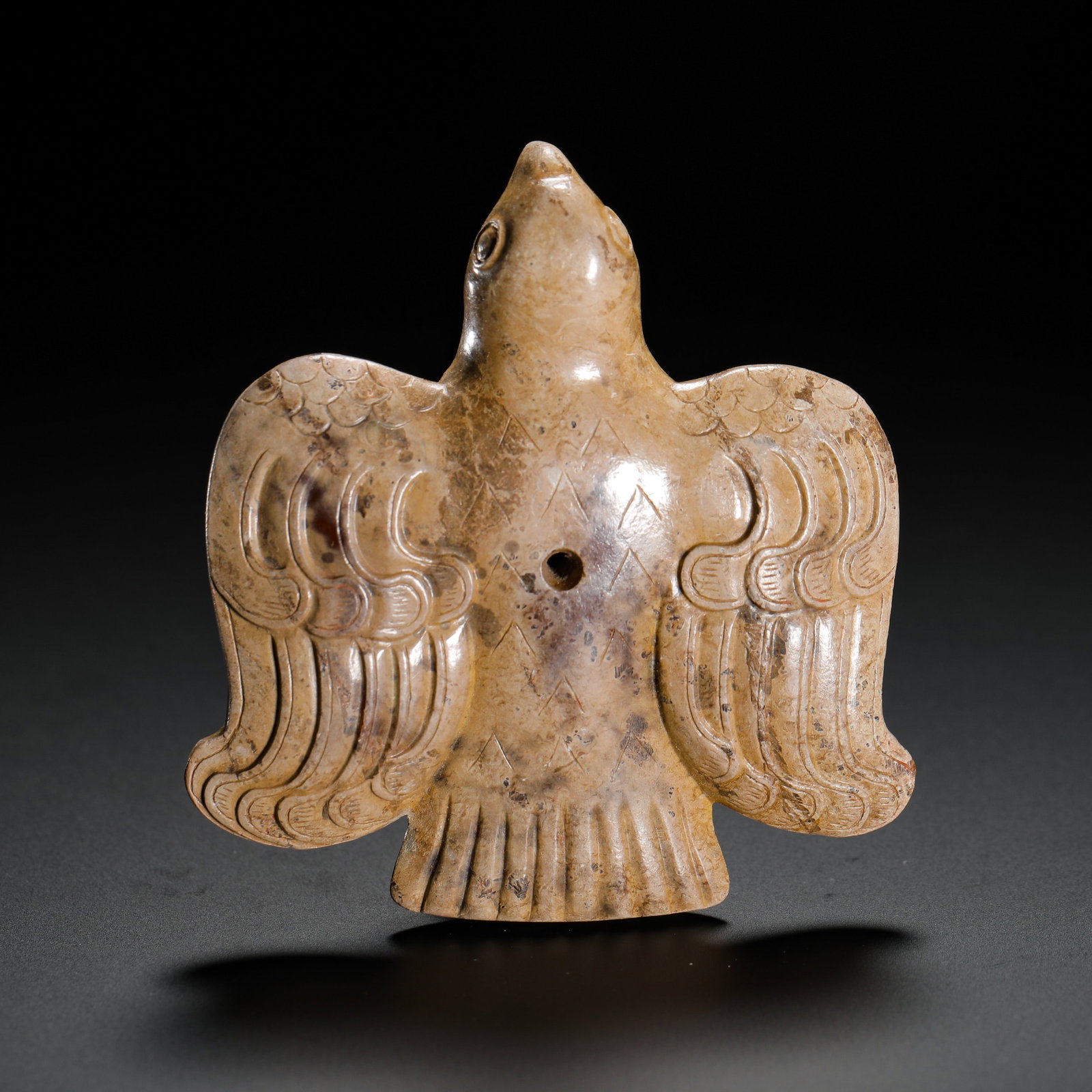 HETIAN JADE BIRD-SHAPED PENDANTS: HETIAN JADE BIRD-SHAPED PENDANTS (6.5 x 6cm,Weight:80g)