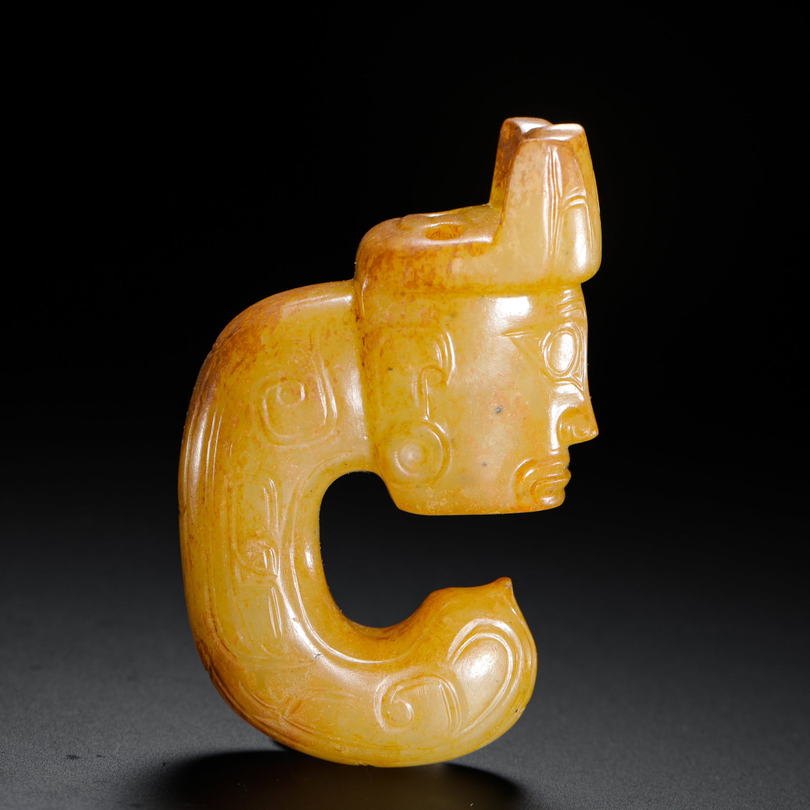 HETIAN YELLOW JADE DIVINE HUMAN HEAD DRAGON-SHAPED PENDANT: HETIAN YELLOW JADE DIVINE HUMAN HEAD DRAGON-SHAPED PENDANT (7 x 4.5cm,Weight:80g)