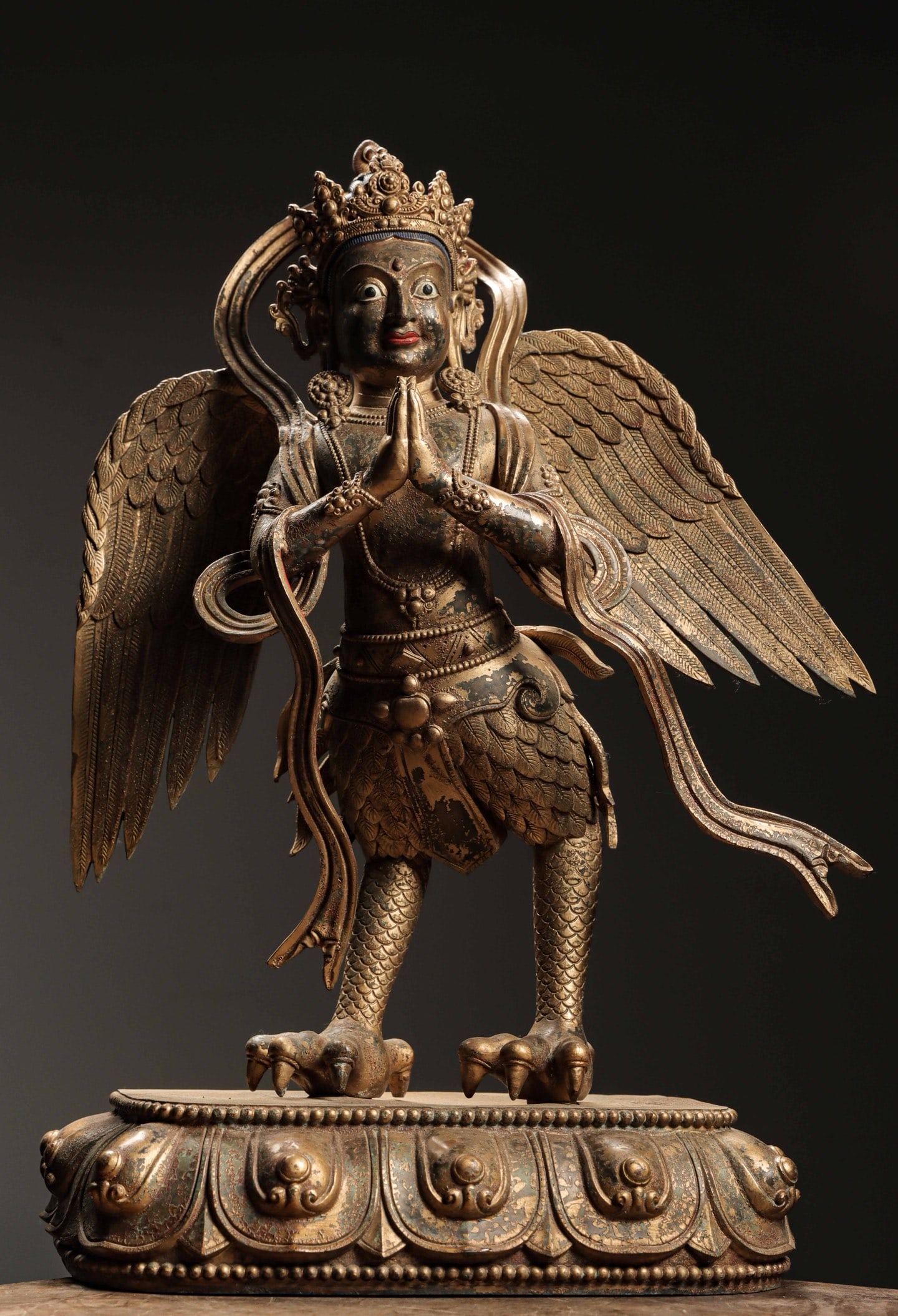 GILDED BRONZE JIALINGPINGA: GILDED BRONZE JIALINGPINGA (31.97lb)(61 x 44 x 22.5cm,Weight:14500g)