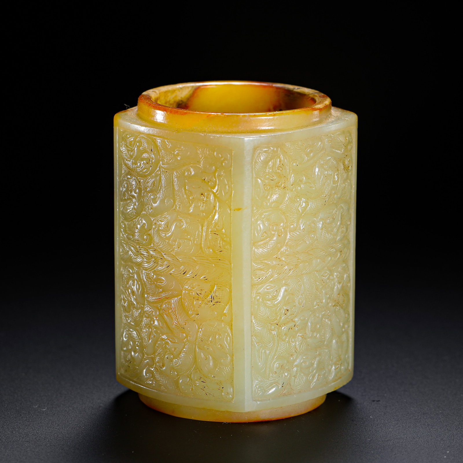 HETIAN YELLOW JADE BEAST PATTERN JADE SECT: HETIAN YELLOW JADE BEAST PATTERN JADE SECT (7.3 x 5cm,Weight:190g)