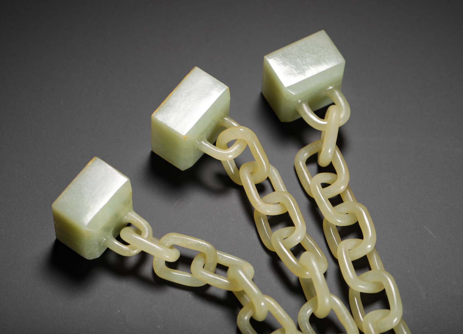 HETIAN JADE CHAINRING TRIPLE SEAL - 7