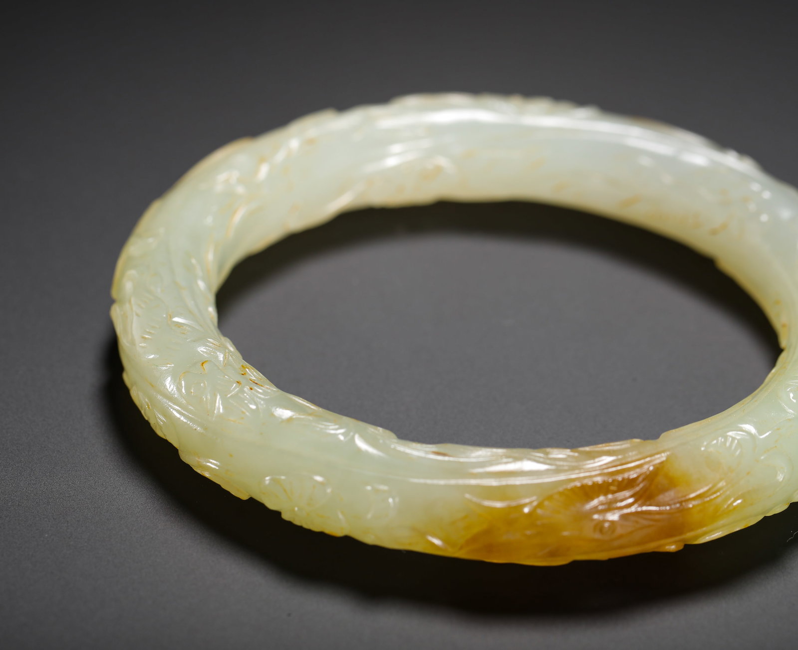 HETIAN WHITE JADE FLOWER-PATTERNED ROUND BRACELET - 5