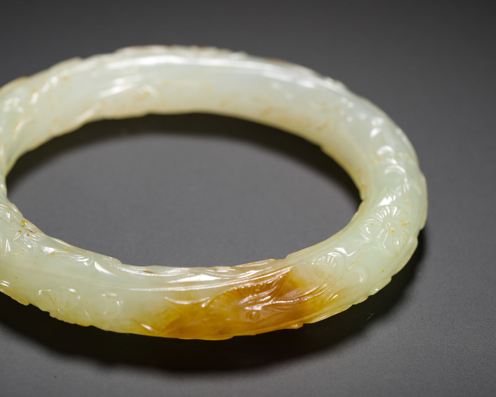 HETIAN WHITE JADE FLOWER-PATTERNED ROUND BRACELET - 6