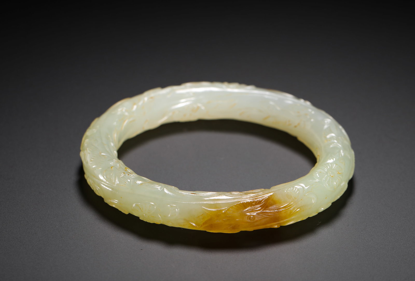 HETIAN WHITE JADE FLOWER-PATTERNED ROUND BRACELET - 7