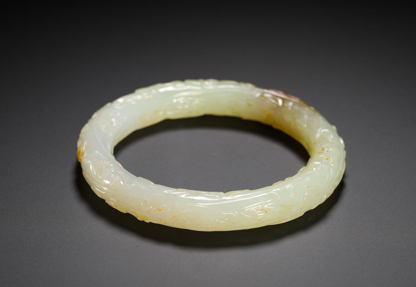 HETIAN WHITE JADE FLOWER-PATTERNED ROUND BRACELET - 8