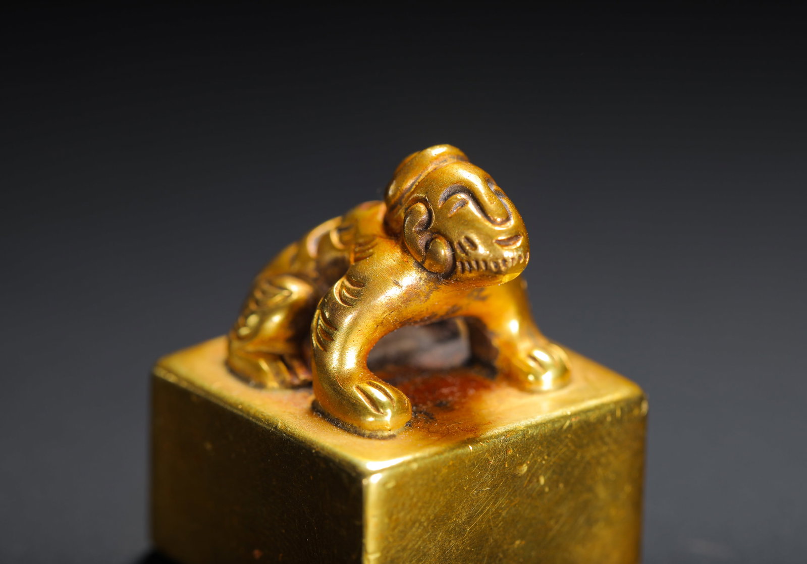 BRONZE GILDED BEAST SEAL - 2