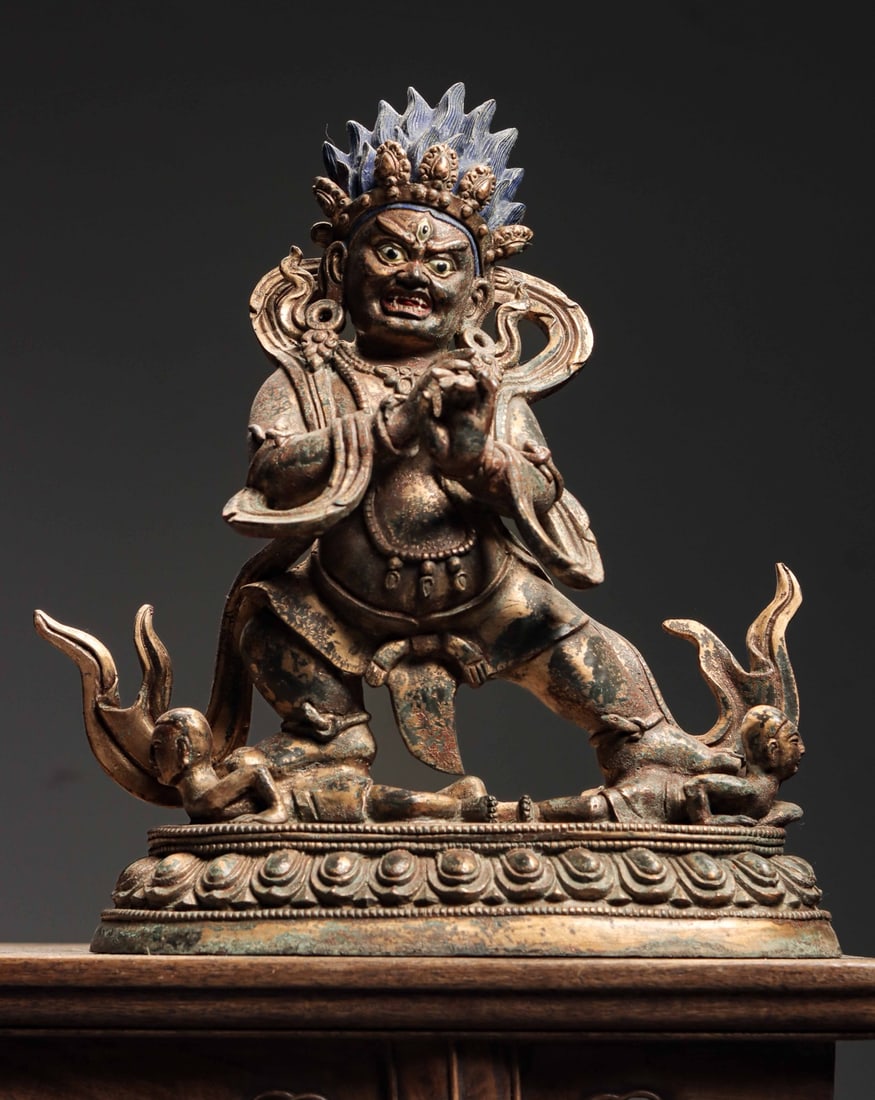 BRONZE GILDED BUDDHA STATUES: BRONZE GILDED BUDDHA STATUES (38 x 35 x 14.5cm,Weight:9700g)