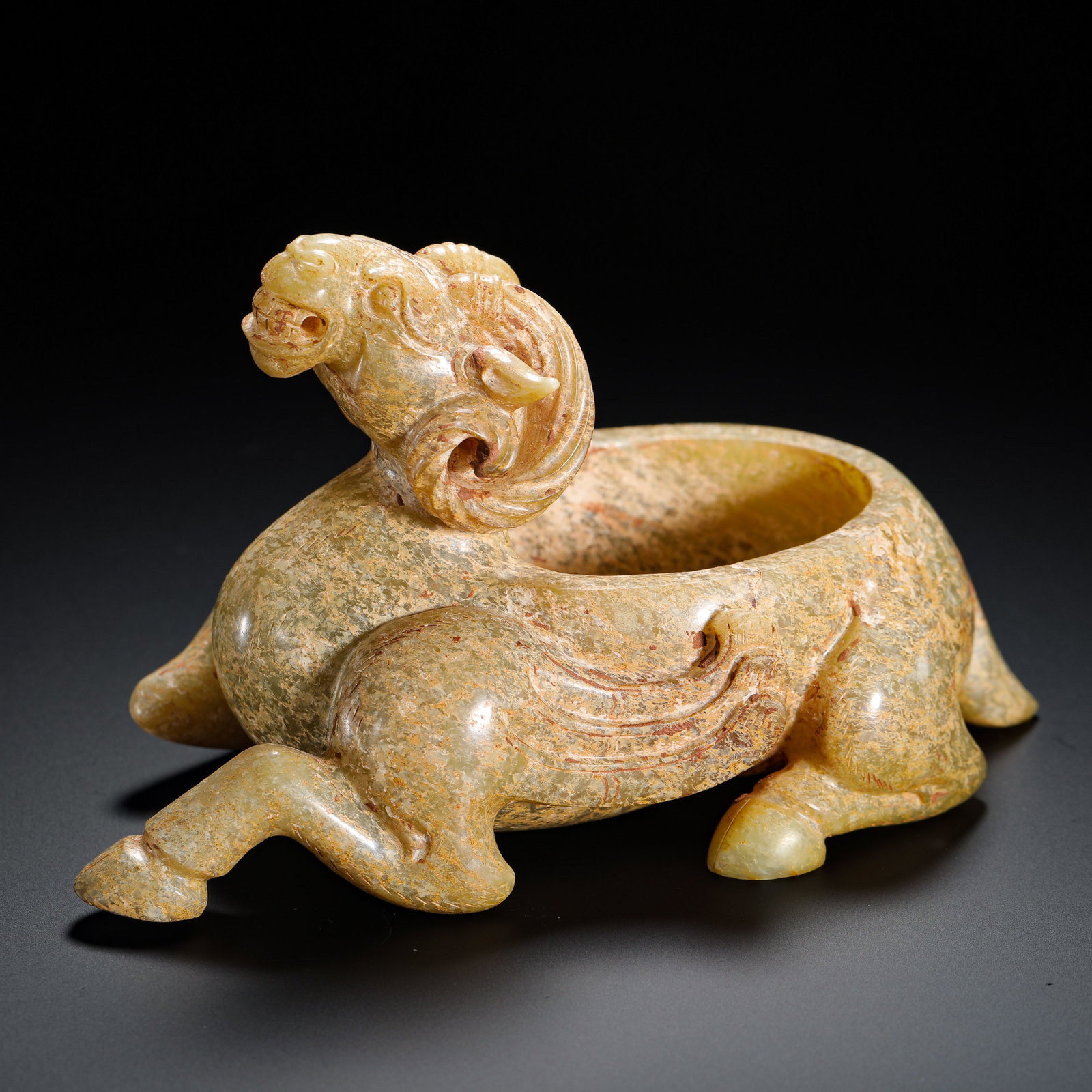 HETIAN JADE SHEEP-SHAPED WATER CENSOR: HETIAN JADE SHEEP-SHAPED WATER CENSOR (8 x 14cm,Weight:440g)
