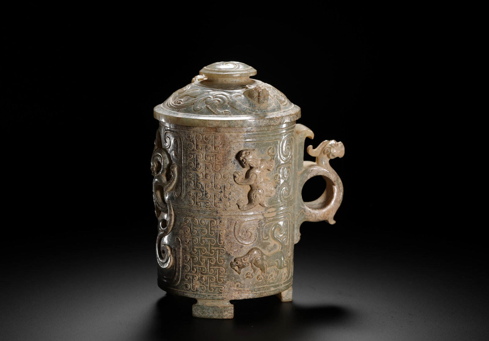 HETIAN JADE FOUR GODS PATTERNED COVERED CUP: HETIAN JADE FOUR GODS PATTERNED COVERED CUP (13 x 10cm,Weight:470g)