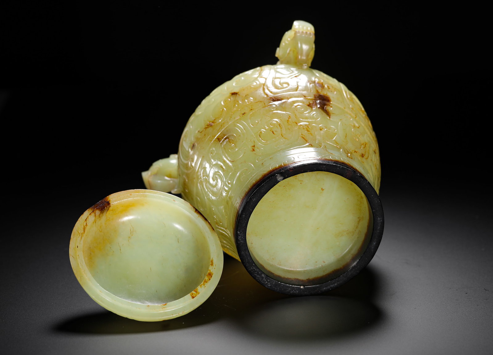 HETIAN JADE BEAST EAR LID JAR - 10