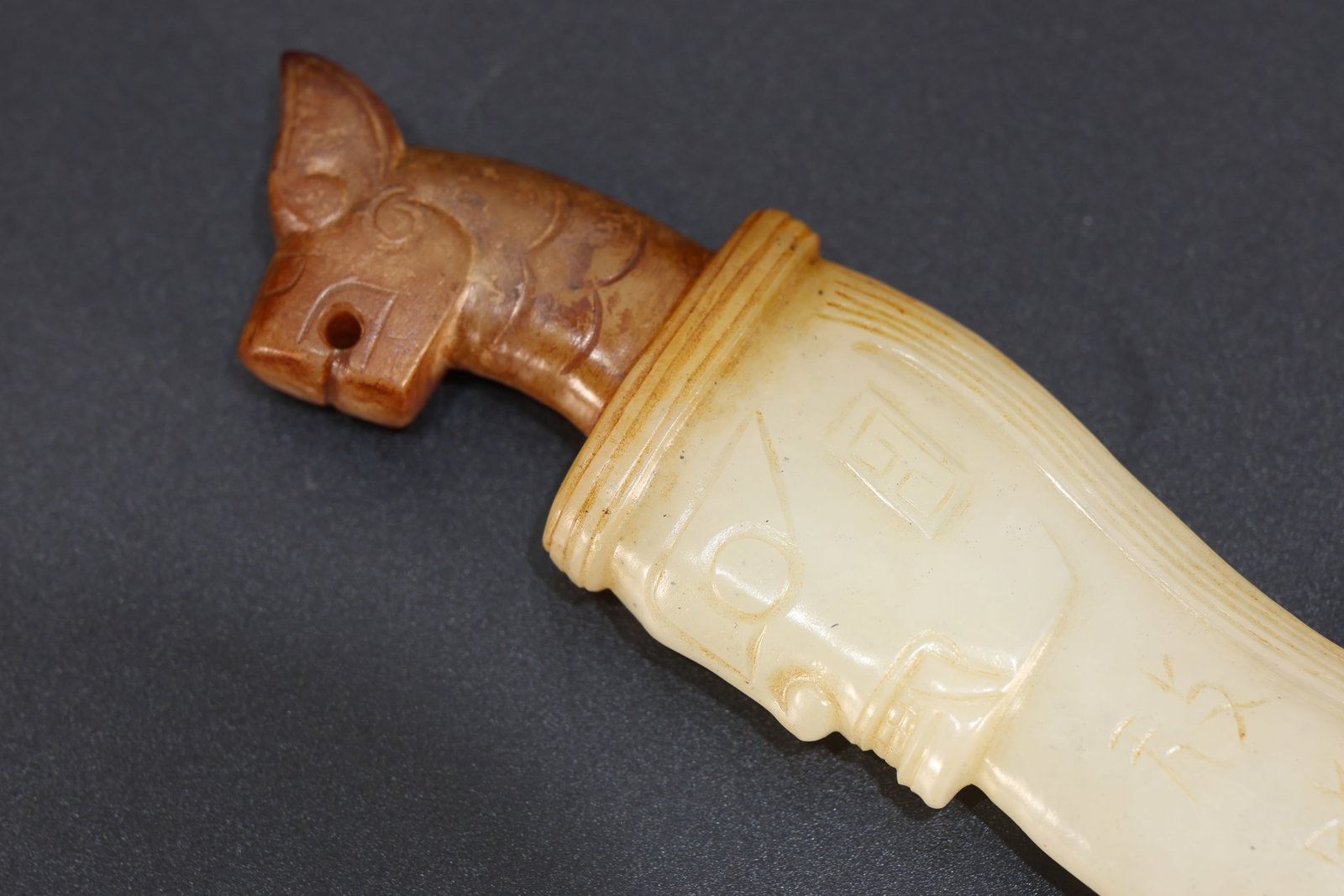 Jade Carved Beast Face and Character Face Pattern Dagger - 2