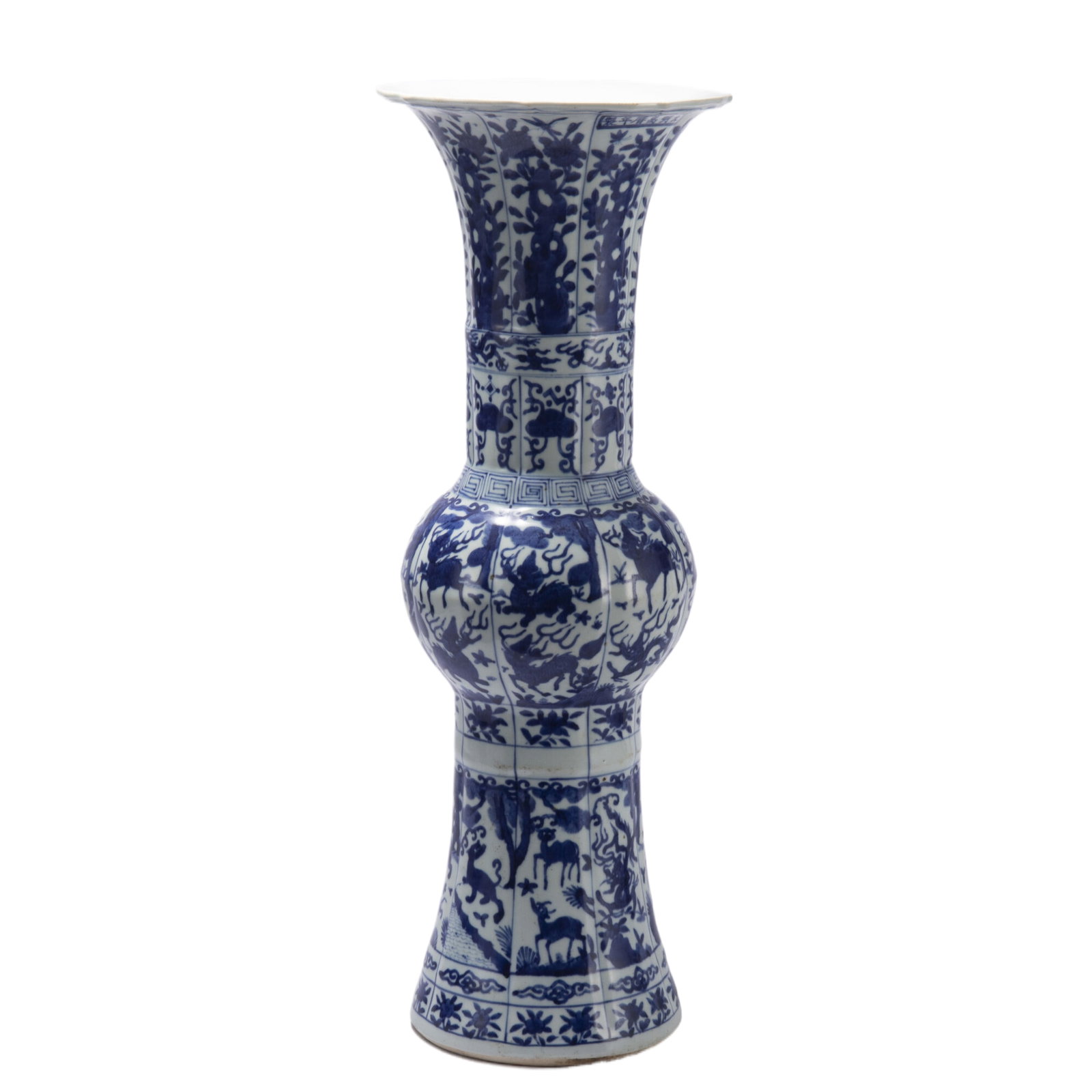 AN IMPORTANT CHINESE BLUE AND WHITE BEAKER VASE GU: AN IMPORTANT CHINESE BLUE AND WHITE BEAKER VASE GU (22.5 x 61.7cm)