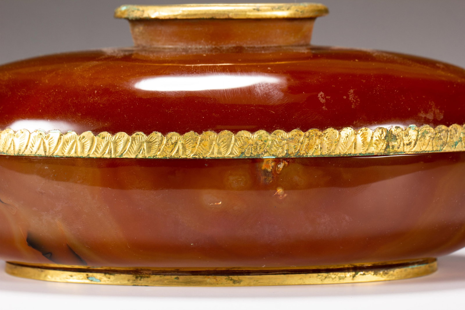 A CHINESE GILT MOUNTED AGATE BOX - 2