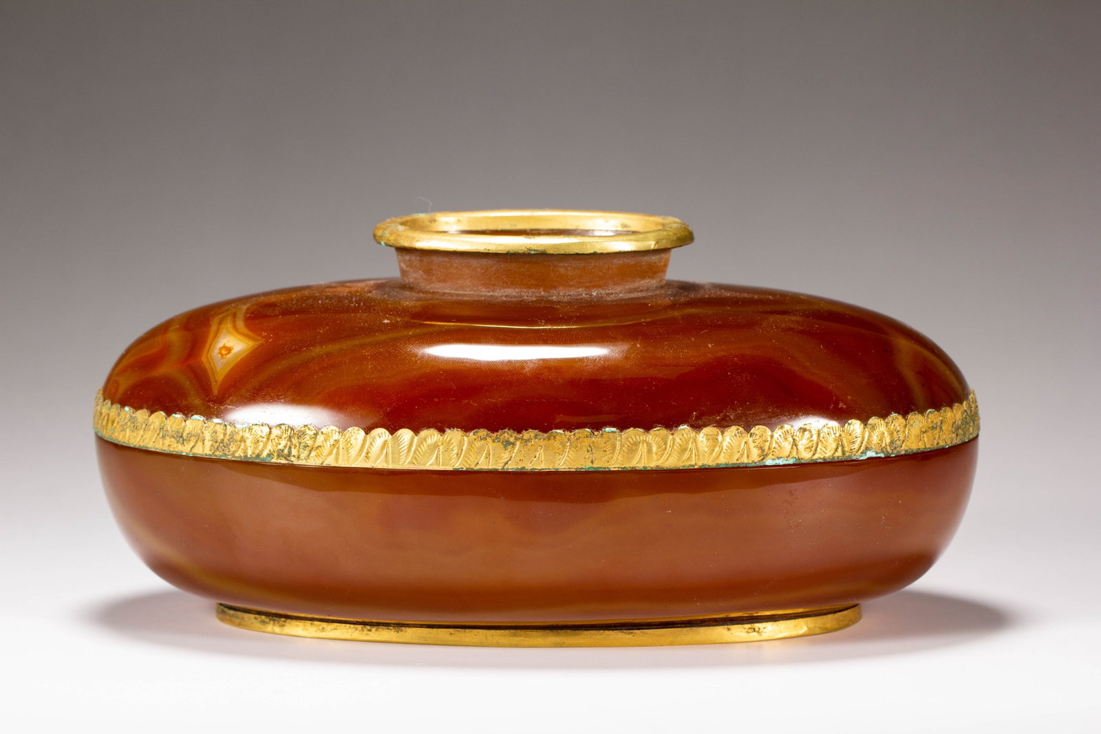 A CHINESE GILT MOUNTED AGATE BOX - 6