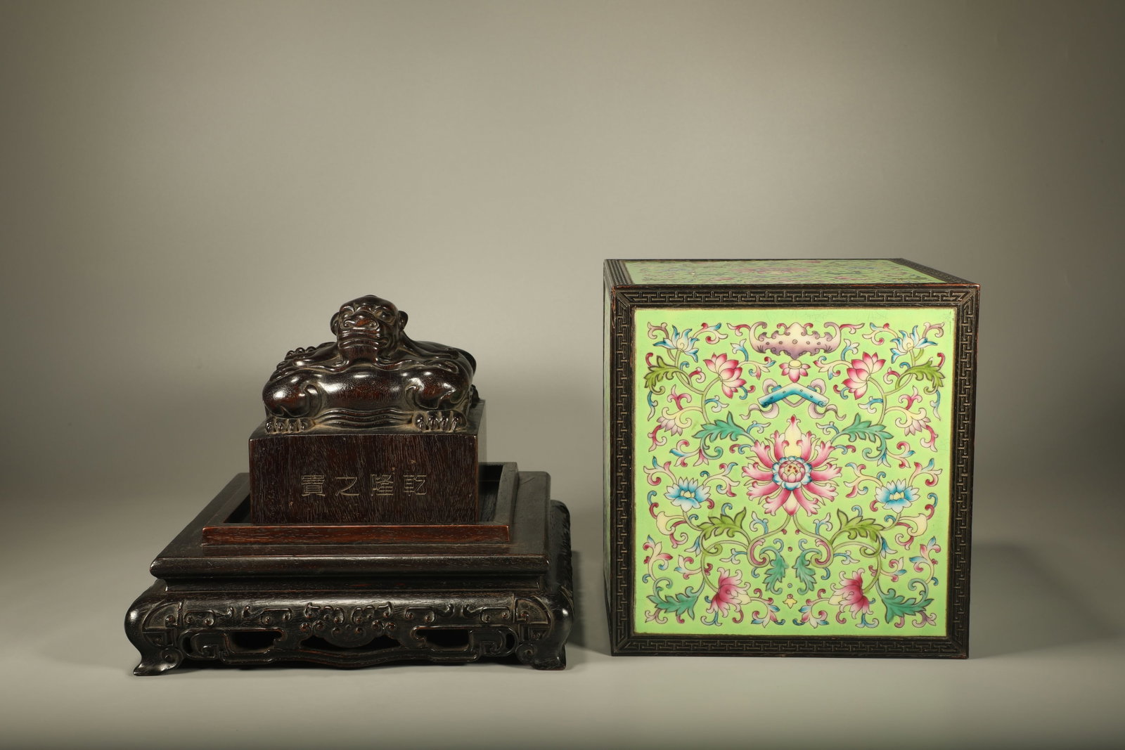 Group of Two Red Sandalwood Inlaid Porcelain Board Carved Flower Pattern Lid Box and Red Sandalwood (1 of 6)