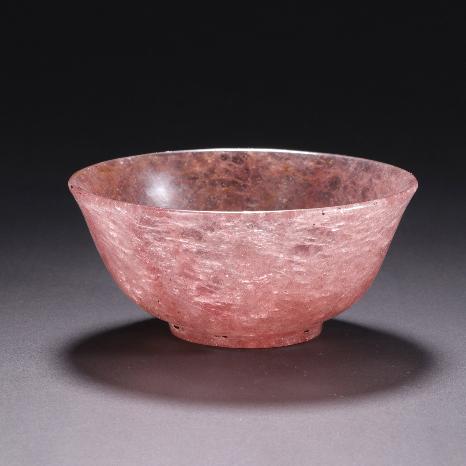 A CHINESE ROSE QUARTZ BOWL: A CHINESE ROSE QUARTZ BOWL (4.5 x 10.3cm)