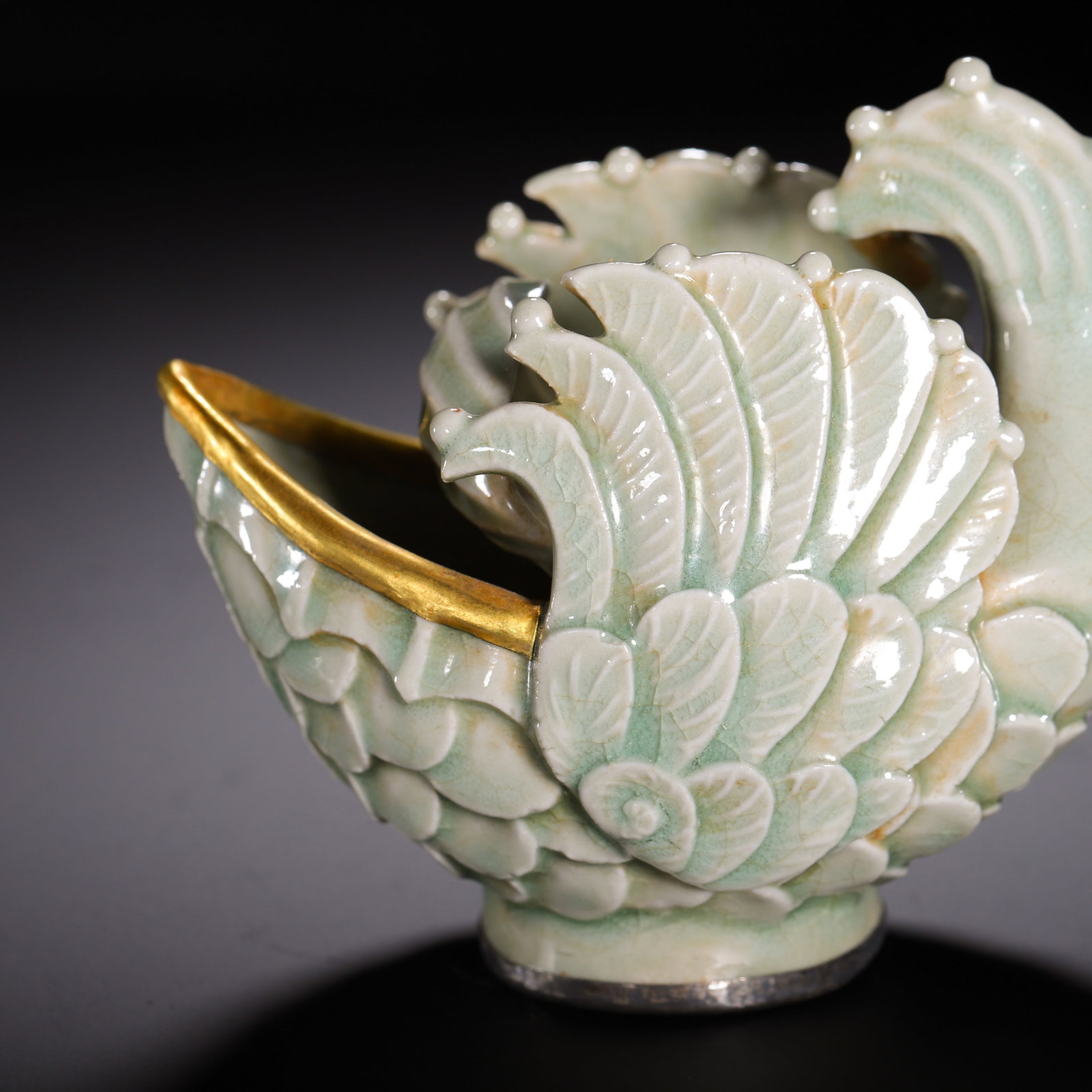 A CHINESE CELADON FISH SHAPED CUP - 3