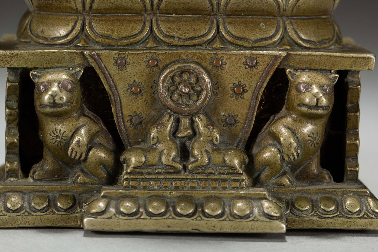 A CHINESE ALLOY COPPER BUDDHA STATUE - 3