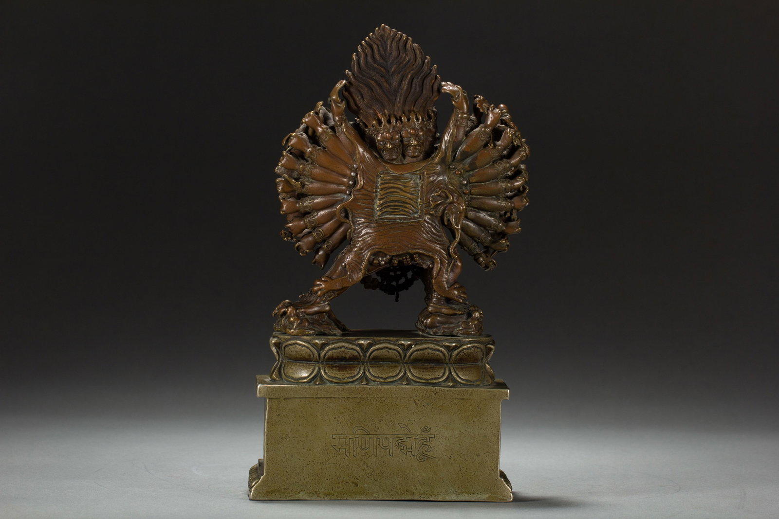 A CHINESE ALLOY COPPER BUDDHA STATUE - 6