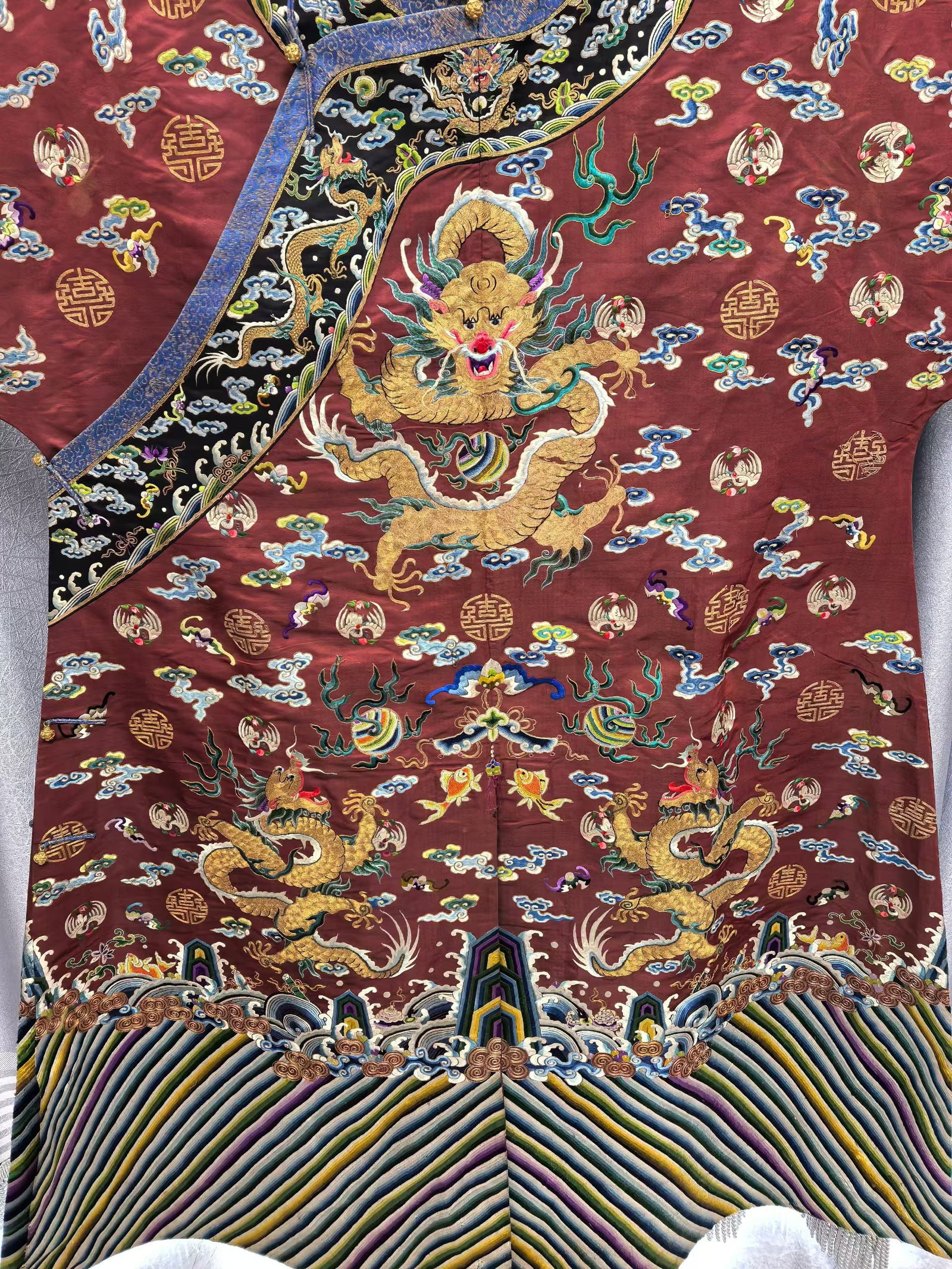 Silk Embroidery Cloud and Dragon Pattern Dragon Robe - 2