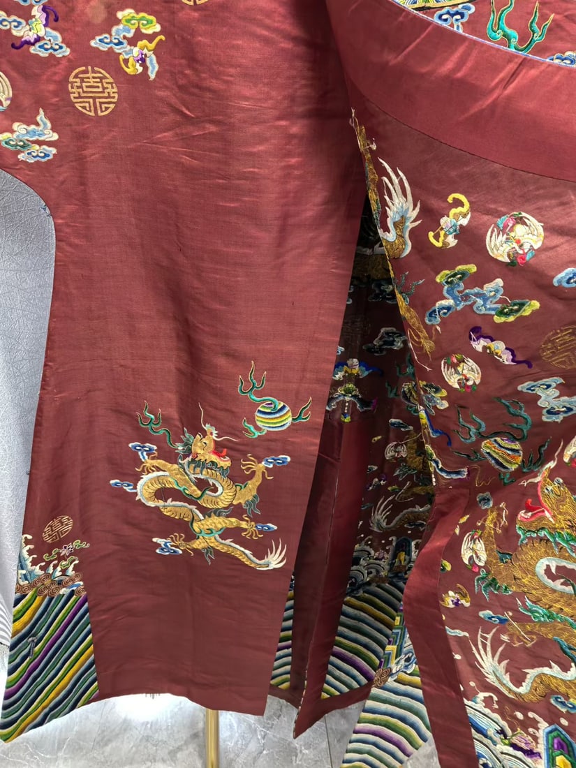 Silk Embroidery Cloud and Dragon Pattern Dragon Robe - 4