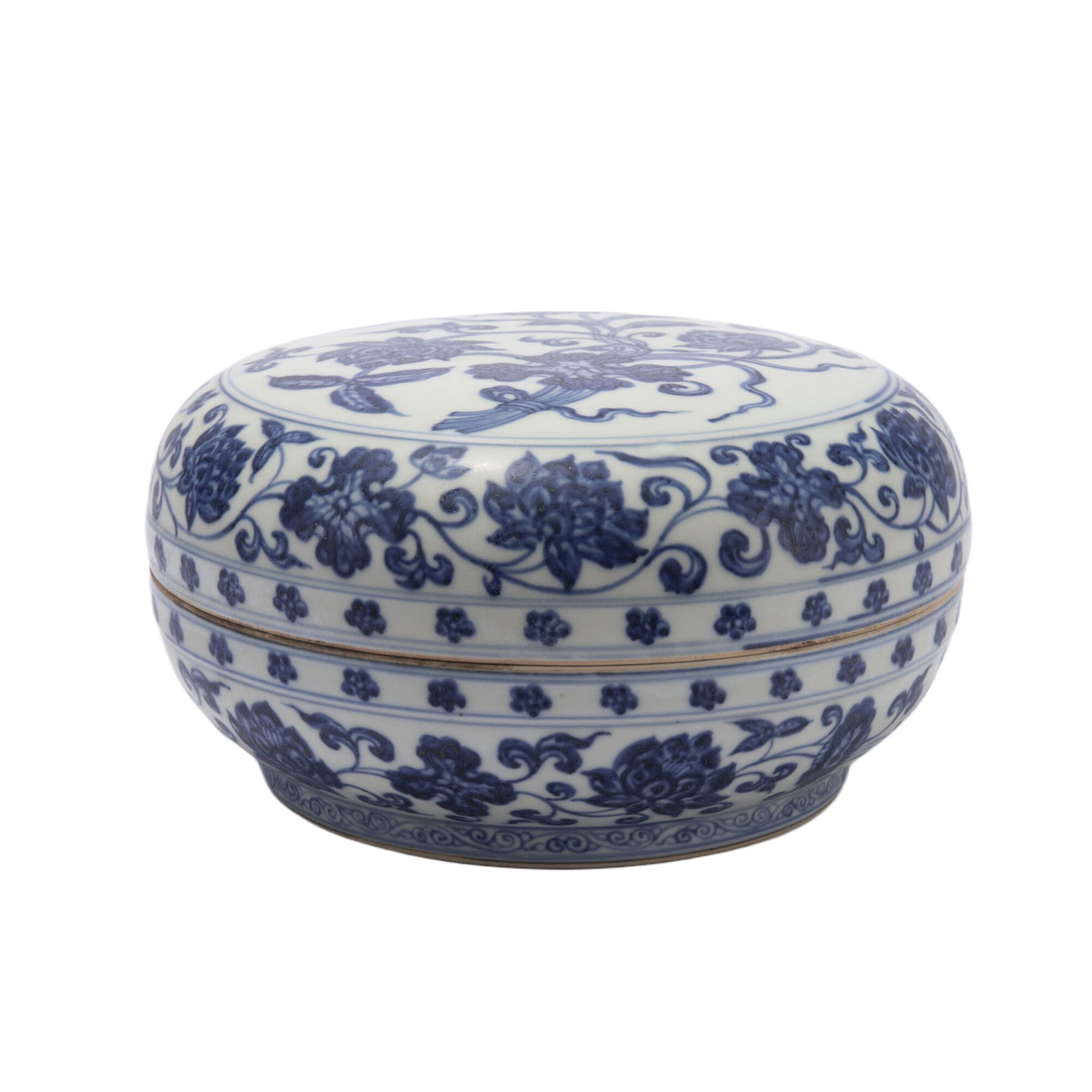A CHINESE BLUE AND WHITE PORCELAIN BOX WITH COVER (1 of 10)