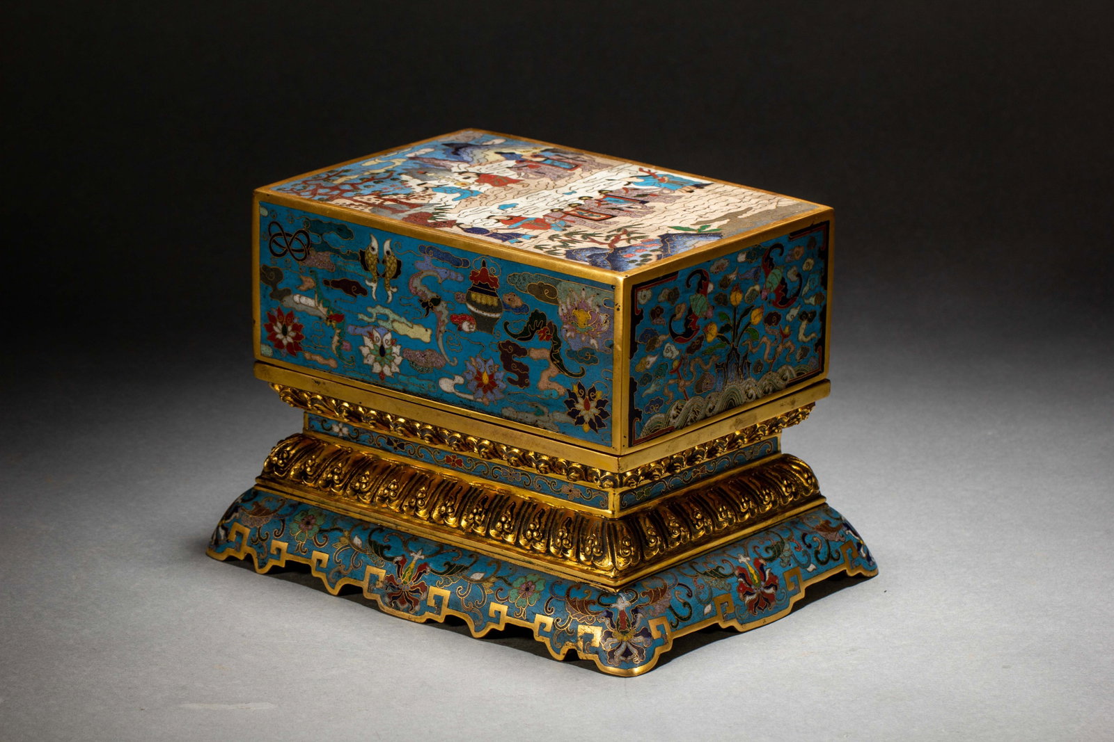 A CHINESE CLOISONNE COVERED BOX - 9