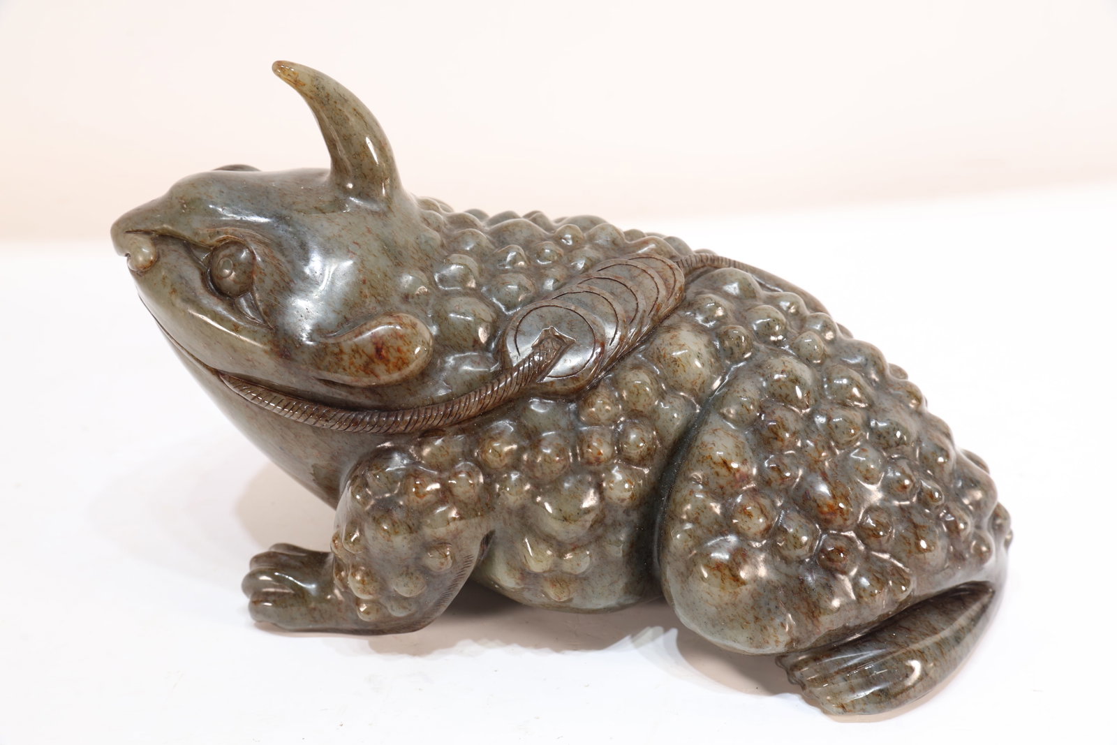 Jade Carved Toad Shape Figure: Jade Carved Toad Shape Figure (21 x 14 x 11cm)