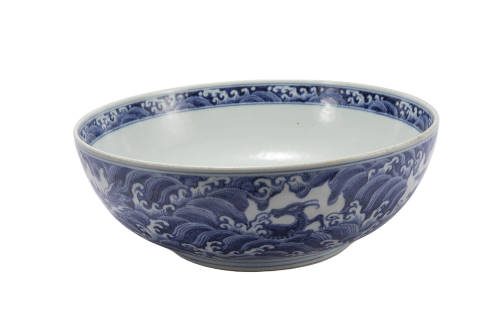 A CHINESE BLUE AND WHITE MYTHICAL BEASTS BOWL: A CHINESE BLUE AND WHITE MYTHICAL BEASTS BOWL (36.7 x 13cm)